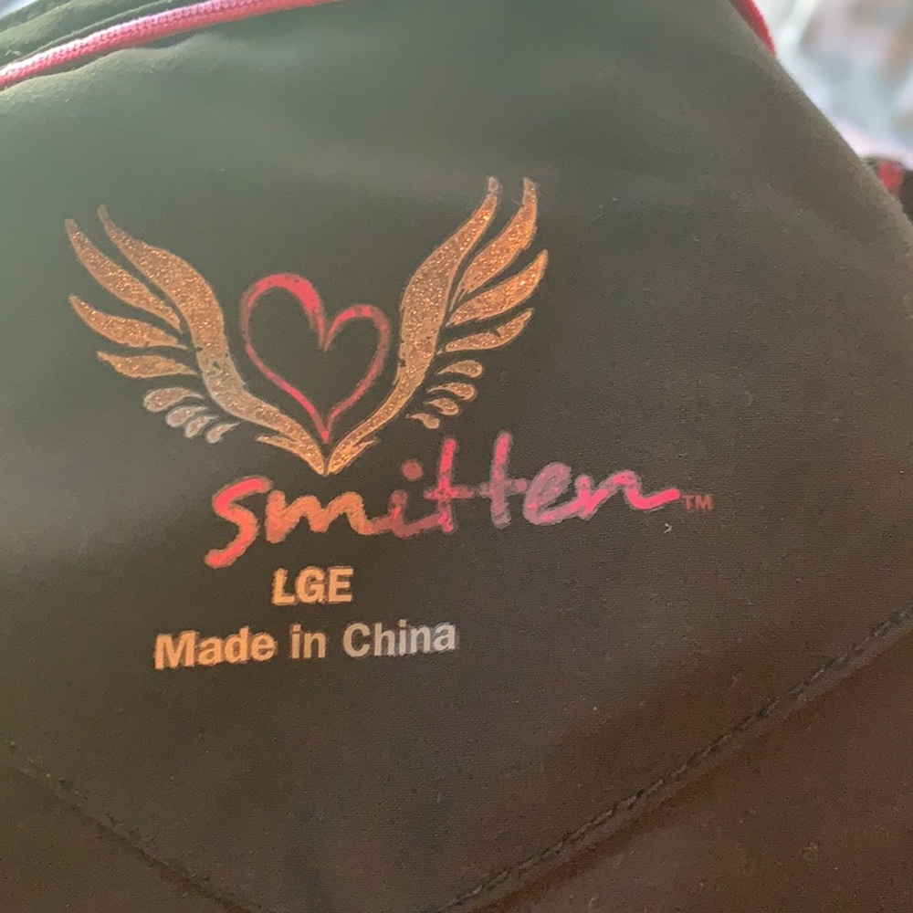 Smitten large scrub top - Picture 3 of 3